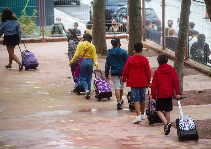 Imagen del inicio de las clases en Intxixu Ikastola, en Bilbo. (Luis JAUREGIALTZO/FOKU)