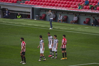 Garitano durante el partido ante el Levante. (Aritz LOIOLA / FOKU)
