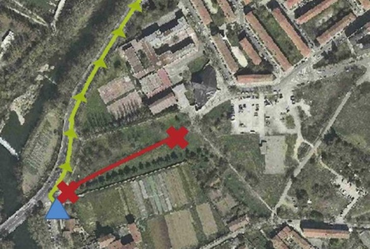 Imagen de satélite en la que aparece señalado el camino cerrado a los peatones en la Txantrea, (AYUNTAMIENTO DE IRUÑEA)
