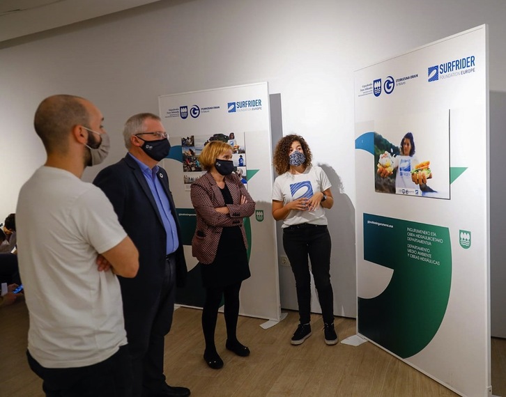 Presentación del proyecto «La costa y tú» elaborado por la Diputación de Gipuzkoa y Surfrider. (Diputación de Gipuzkoa)