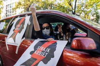 Protesta en defensa del derecho a la interrupción del embarazo, frente a la sede del Tribunal Constitucional polaco. (Wojtek RADWANSKI/AFP) 