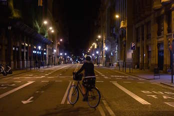 Las calles de Barcelona, prácticamente vacías. (Josep LAGO / AFP)