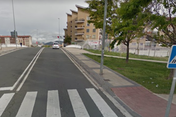 Un tramo de 160 metros de carril bici en calzada y segregado enlazará Buztintxuri y Arrotxapea.