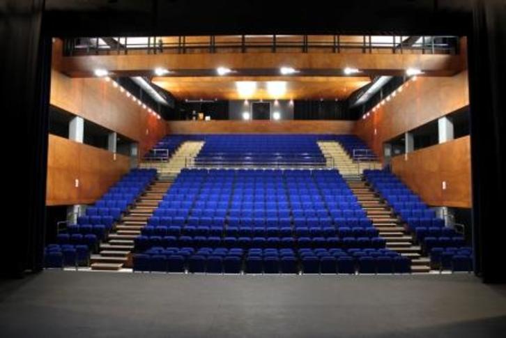 Casa de Cultura de Burlata, donde se estrenará la obra con un aforo reducido. (redescena.es)