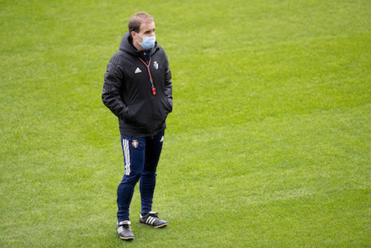 Arrasate ha advertido que la clasificación del Huesca no refleja el fútbol que practica. (OSASUNA)