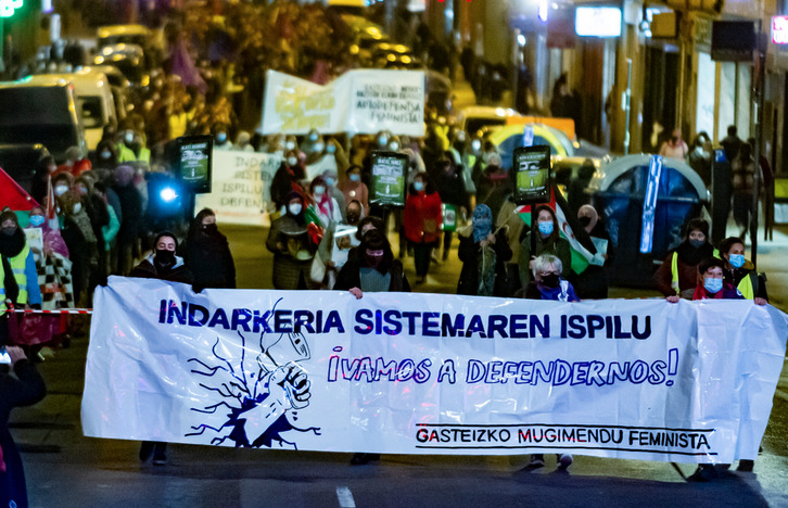 Manifestación en Gasteiz por el Día Internacional contra la Violencia Machista. (Jaizki FONTANEDA/FOKU).