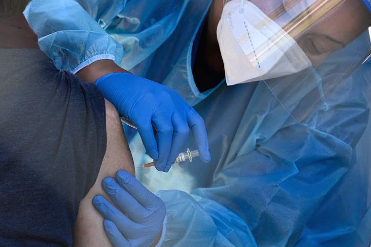 La vacuna se empezará a administrar la semana que viene. (Robyn BECK/AFP)