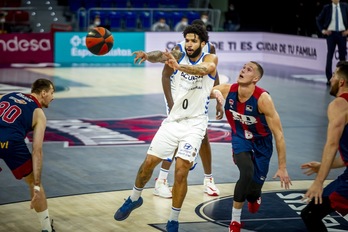 Brandone Francis irudian, Baskoniaren aurka itxura txukuna eman zuen Gipuzkoa Basketeko hegalekoa. (Jaizki FONTANEDA / FOKU)