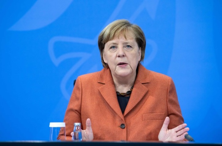 La canciller Angela Merkel se dirige a la ciudadanía. (Bernd VON JUTRCZENKA/AFP)