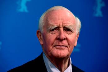 Con la muerte de John Le Carré, se va el escritor más famoso de la novela de espionaje. (John MACDOUGALL/AFP)