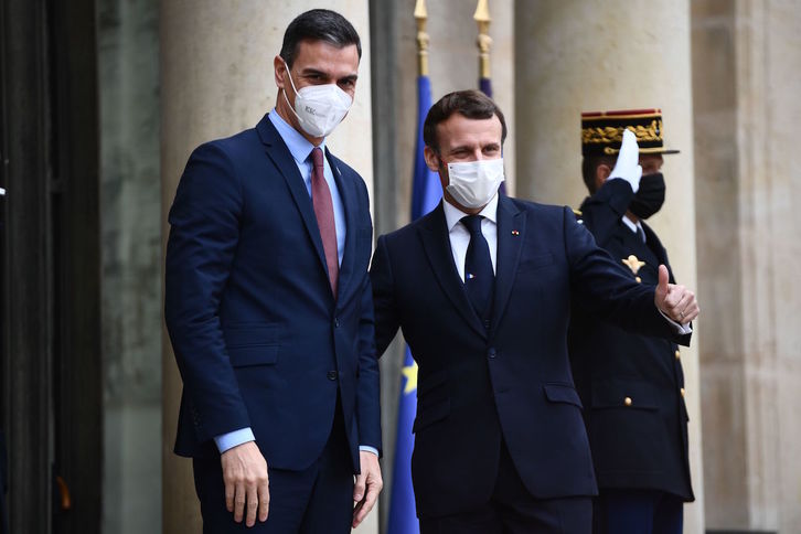 Pedro Sánchez está confinado tras haberse reunido con Macron el lunes. (Martin BUREAU/AFP)