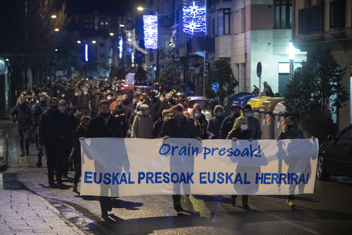 Presoen urruntzearekin bukatzeko eskatu dute Villabona eta Zizurkil arteko manifestazioan