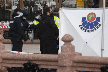 Intervención de la Ertzaintza tras el accidente en el río Urumea. (Juan Carlos RUIZ/FOKU)