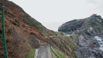 Desprendimiento en las inmediaciones de San Juan de Gaztelugatxe. (Bizkaiko Aldundia)