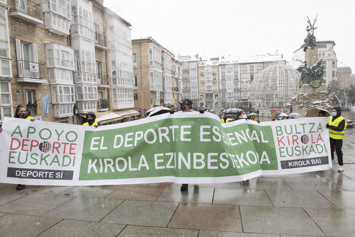 Movilización de Bultza Kirola Euskadi en Gasteiz, el pasado 9 de enero. (Raúl BOGAJO/FOKU)