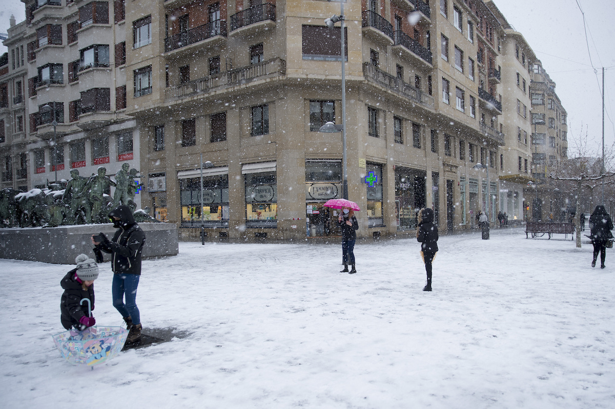 Warnings associated with storm Filomena in the Southern Basque Country are raised  Basque Country