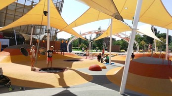 Un parque infantil cubierto. (EH BILDU IRUÑEA)