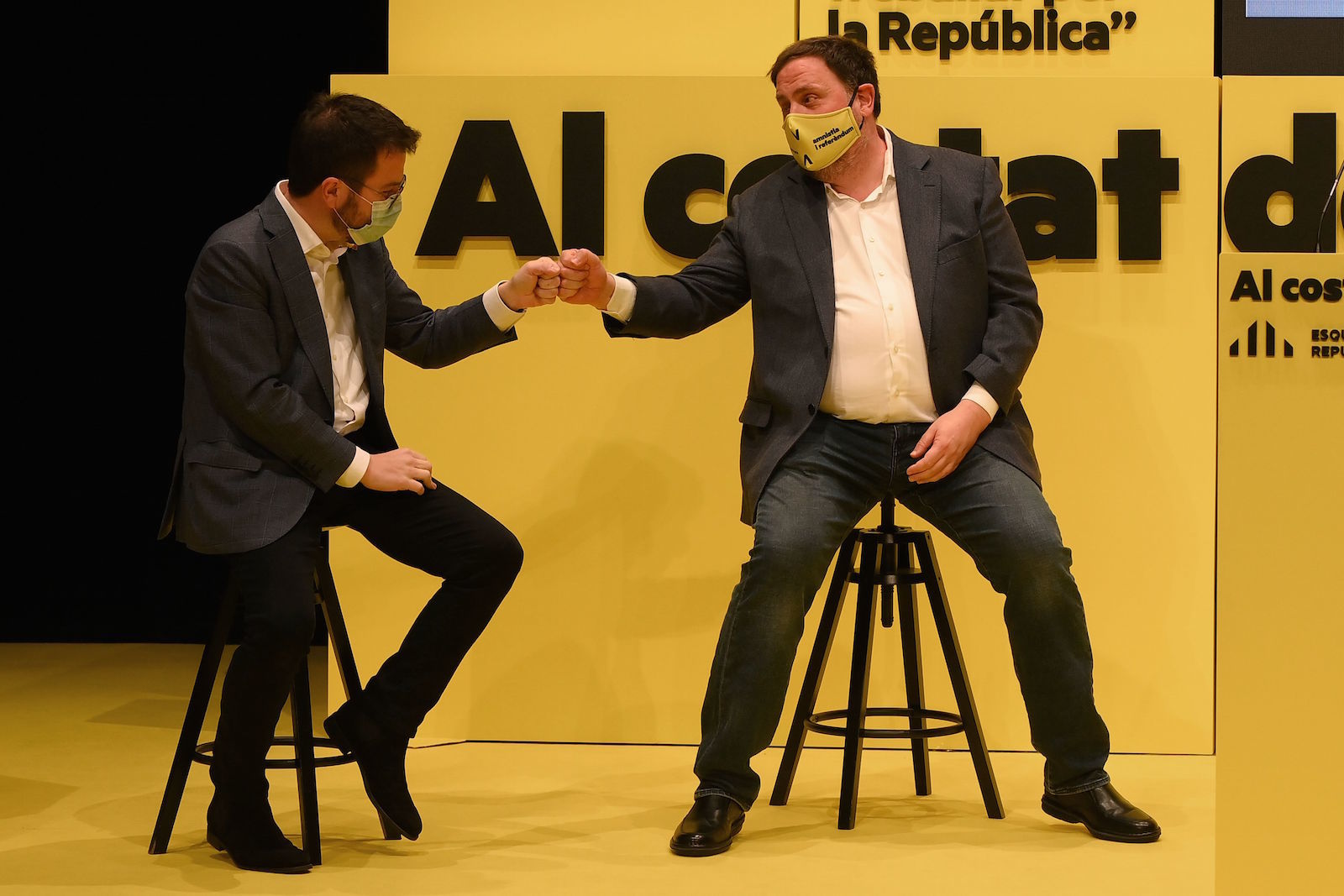 El líder de ERC, Oriol Junqueras, y el candidato, Pere Aragonés, el pasado 29 de febrero. (Lluís GENÉ/AFP)