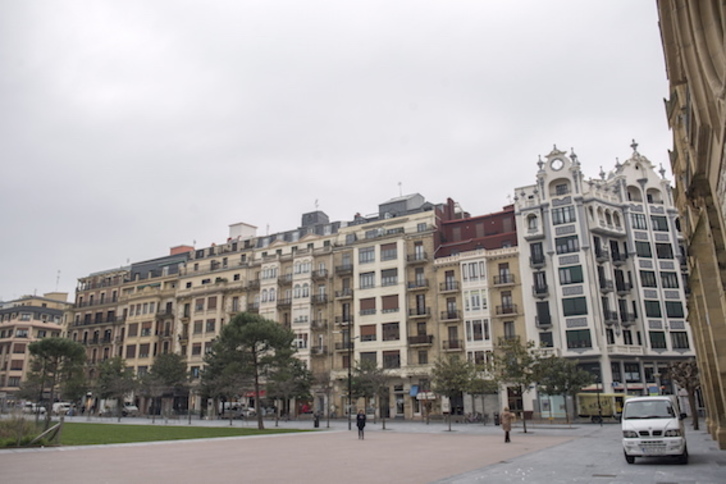 El barrio de Gros, en el que se ubica el piso del secretario, es uno de los más gentrificados de Donostia, según recuerda EH Bildu. (Juan Carlos RUIZ/FOKU)