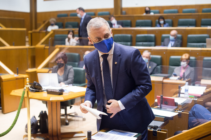 El lehenadakari, Iñigo Urkullu, durante el pleno en el que ha defendido a la consejera de Salud. (Iñigo URIZ/FOKU)