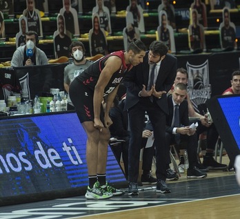 Emaitzak hobetuko badira, lanean segi beste erremediorik ez dauka Bilbao Basketek. (Marisol RAMIREZ / FOKU)