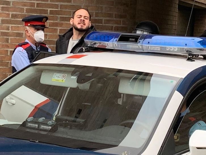 Pablo Hasel, en el momento de su detención por parte de los Mossos. (EUROPA PRESS)