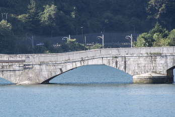 El puente de Deba se hundió en julio de 2018. (Gorka RUBIO / FOKU)