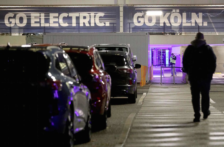 Imagen de una fábrica de coches eléctricos en Colonia, Alemania. (Oliver BERG/AFP)