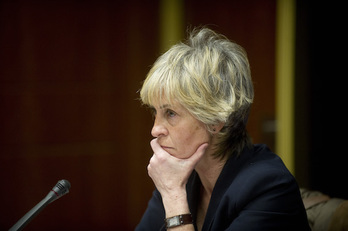 Inés Ibáñez de Maeztu en una comparecencia en el Parlamento cuando era directora de DDHH del Gobierno de Patxi López. (Raúl BOGAJO/FOKU)