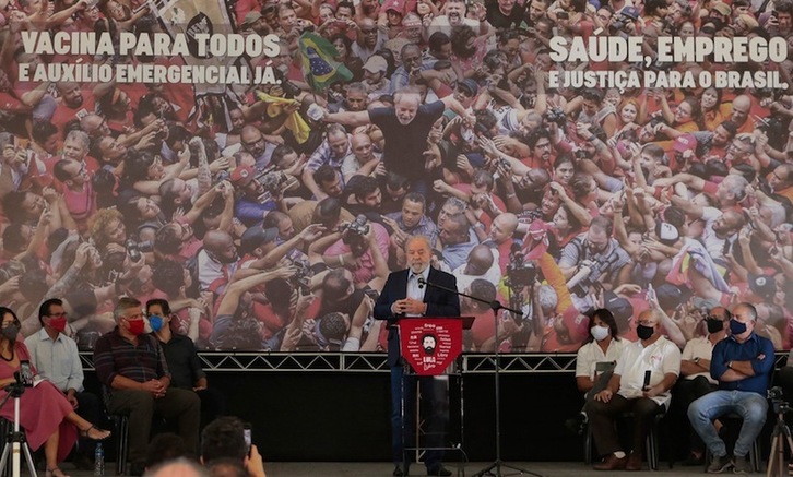 El expresidente brasileño Lula da Silva, en su comparecencia de este miércoles en un acto sindical en la zona de Sao Paulo. (Miguel SCHINCARIOL | AFP)