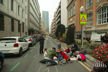 La comunidad escolar del Colegio Cervantes se suma a la ‘Revuelta escolar’ contra los coches.