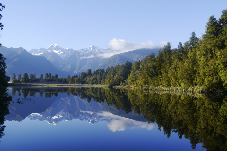 Te Waiponamu natur eta kultur balioengatik da ezagun.