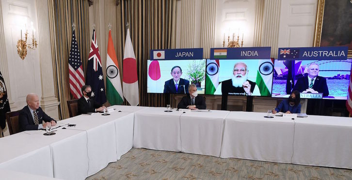 El presidente de EEUU, Joe Biden, y el secretario de Estado, Antony Blinken, en la cumbre virtual con los líderes de Japón, India y Australia. (Olivier DOULIERY/AFP)