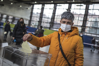  PERI1 Trenbidea proiektuaren inguruko herri galdeketa Durangon. (Aritz LOIOLA / FOKU)