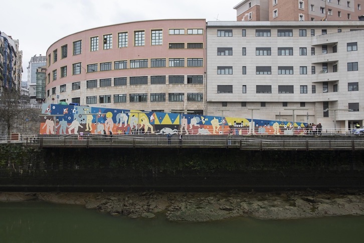 Mural en homenaje a las supervivientes de la violencia machista en Bilbo.