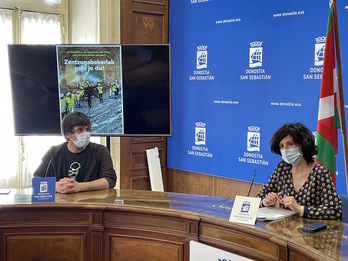 Los concejales de EH Bildu en Donostia Markel Ormazabal y Garbiñe Alkiza han presentado hoy la movilización. (EH BILDU DONOSTIA)