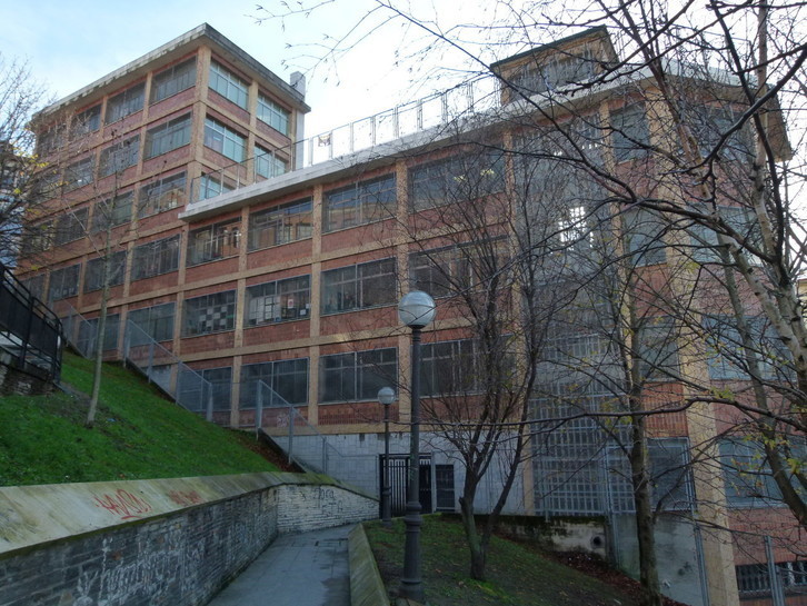 Colegio Hijas de la Cruz, en Solokoetxe, que cerrará tras 162 años de historia.