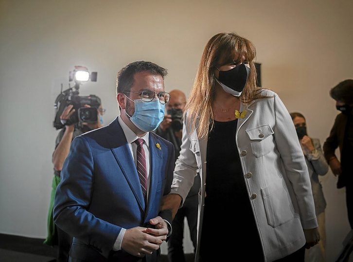 Pere Aragonès, candidato de ERC, y Laura Borràs, nueva presidenta del Parlament, recientemente. (David ZORRAKINO / EUROPA PRESS)