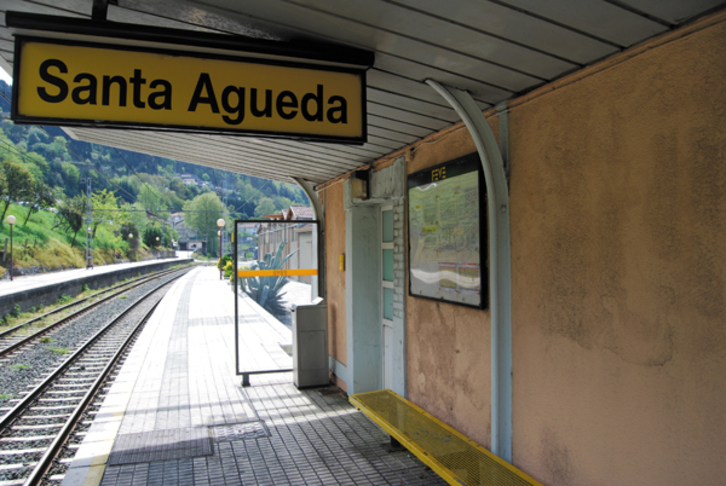 Estación de Santa Ageda de Feve, que piden incluir en la Línea 4 del metro.