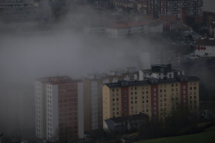 Amanecer entre niebla en Zumarraga. (Juan Carlos RUIZ/FOKU)