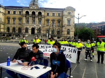 Rueda de prensa de los trabajadores de Bilboko Argiak. (vía twitter @CCOOindustria)