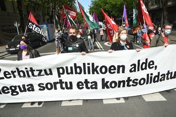 Representantes sindicales a la cabeza de la manifestación de Bilbo. (FOKU)