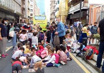 Movilización de la comunidad escolar del Colegio Cervantes. (@ampacervantes_)