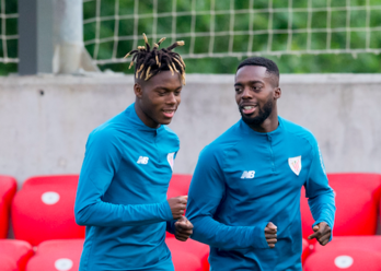 Nico e Iñaki Williams durante el entrenamiento de esta tarde en Lezama. (@AthleticClub)