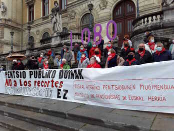 Concentración en Bilbo en la que han presentado las manifestaciones del 29 de mayo. (NAIZ)