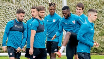 Los hermanos Williams en una sesión de entrenamiento en Lezama. (@AthleticClub)