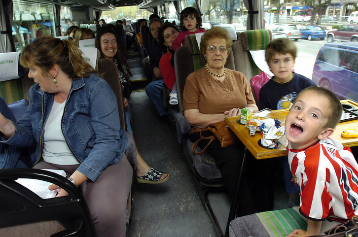 «Puertoko busa«, Gasteiztik ateratzen 2007. urtean. (Raul BOGAJO | FOKU)