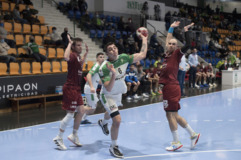 Tras el meritorio empate en Huesca, Helvetia Anaitasuna quiere seguir sumando en tierras gallegas. (iñigo URIZ/FOKU)