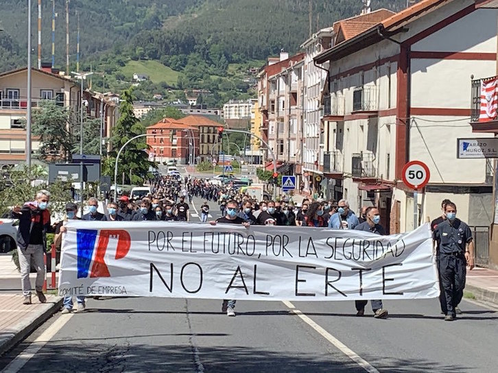 Manifestación de trabajadores de Petronor realizada este jueves en Muskiz. (@ikerccooeus)