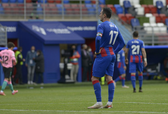 Kike García en el último partido de Ipurua contra el Barcelona. (Jon URBE / FOKU)